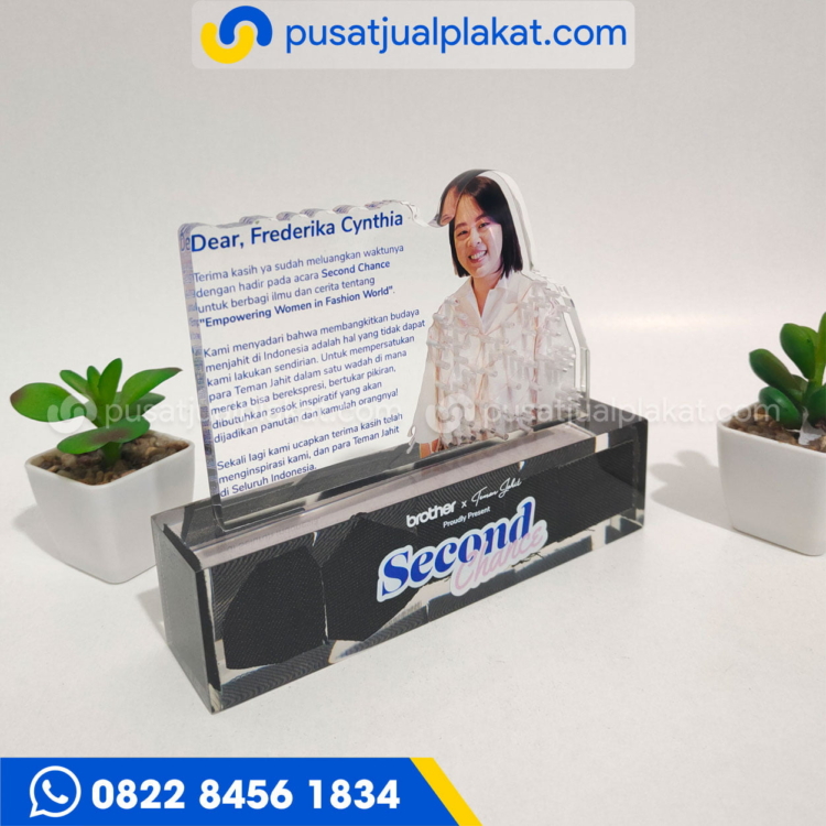 Plakat Kombinasi Akrilik dan Resin Unik