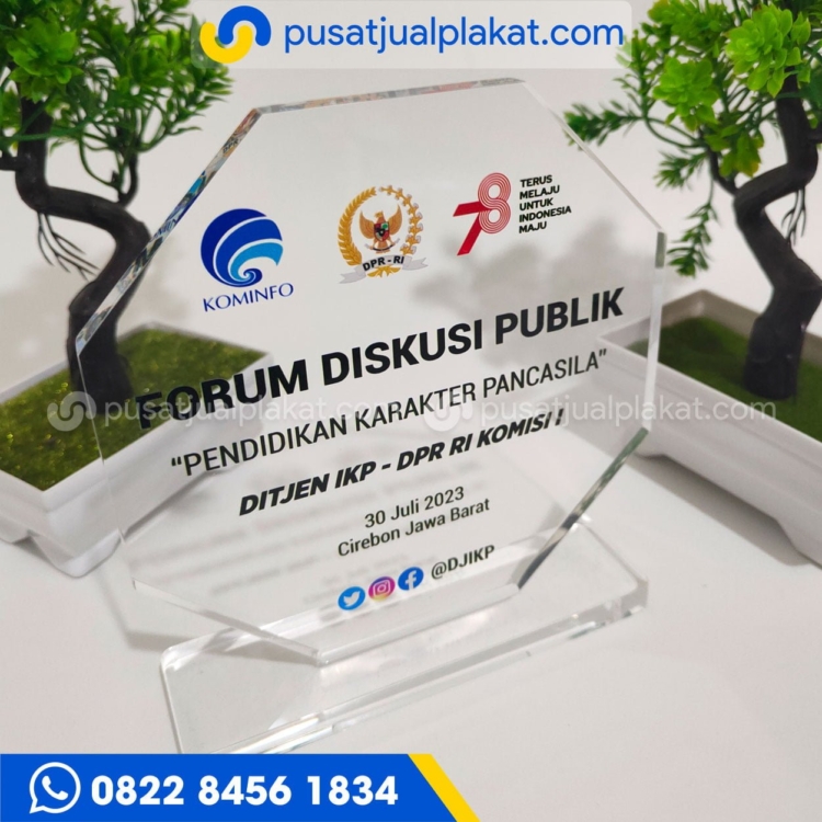 Plakat Forum DIskusi Akrilik