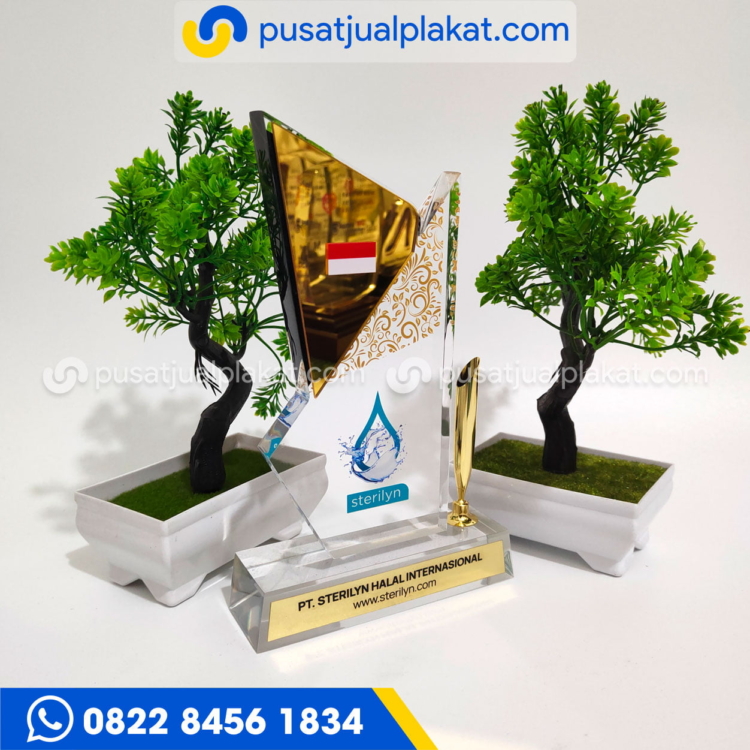 Plakat Kombinasi Akrilik Mirror Gold dan Desk Pen