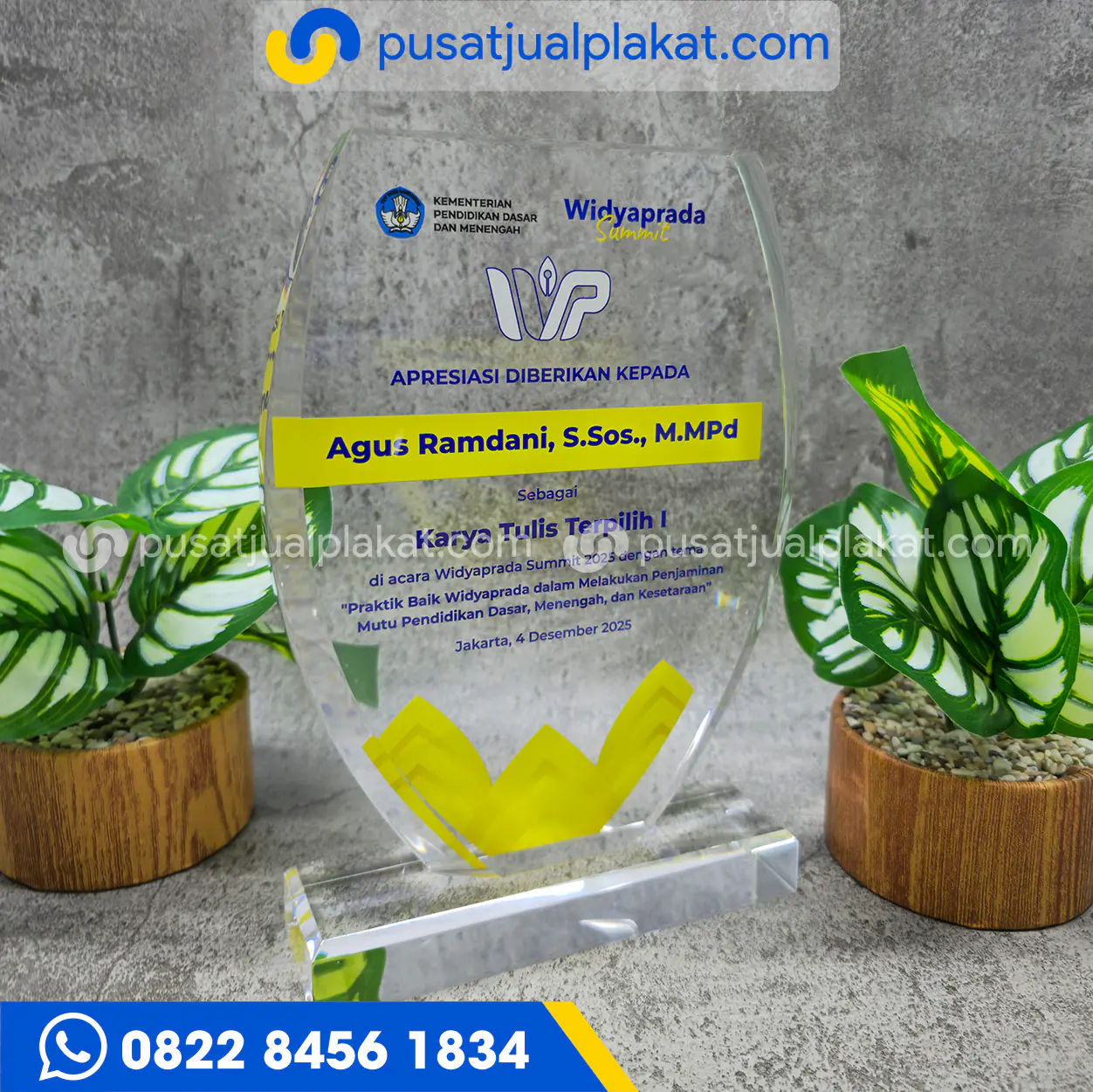Jual Plakat Kementerian Pendidikan Akrilik Custom Profesional