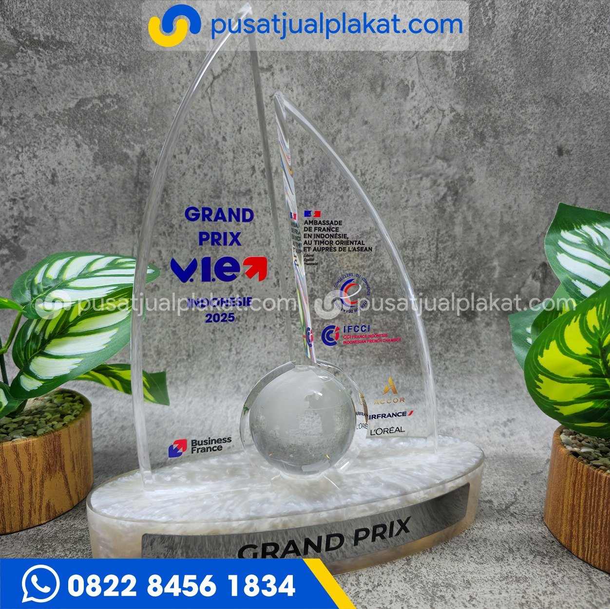 Plakat Custom Kapal Bola Globe Kristal Eksklusif