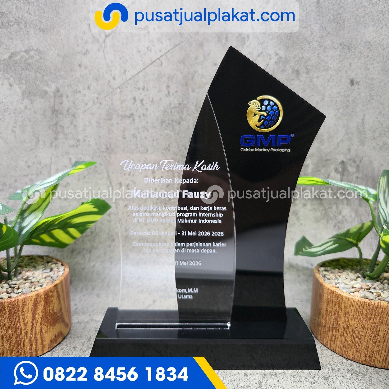 Jual Plakat Internship Akrilik Custom Profesional dan Eksklusif