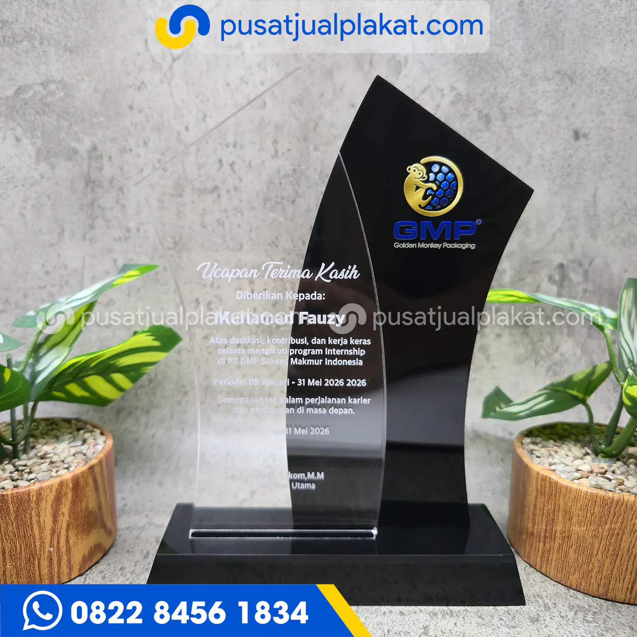 Jual Plakat Internship Akrilik Custom Profesional dan Eksklusif