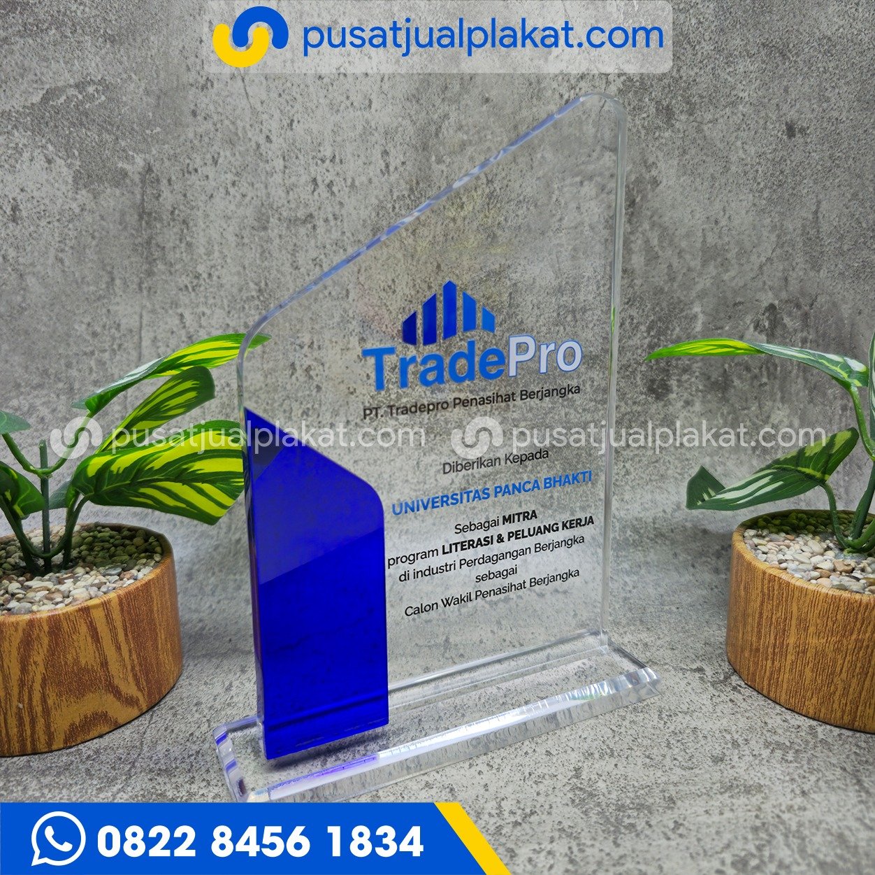 Jual Plakat Akrilik Trade PRO Custom Profesional dan Eksklusif